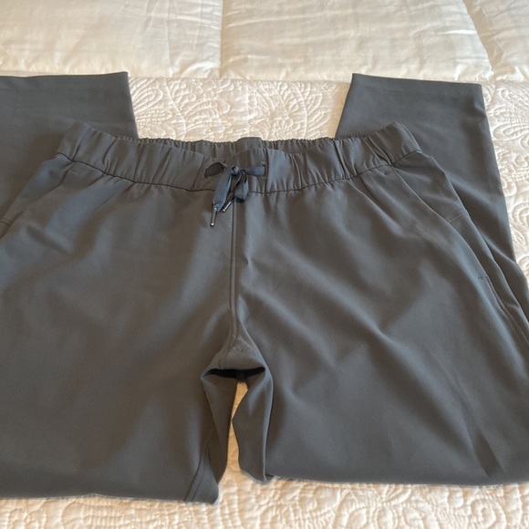 Lululemon On The Fly 7/8 pant - Picture 2 of 9